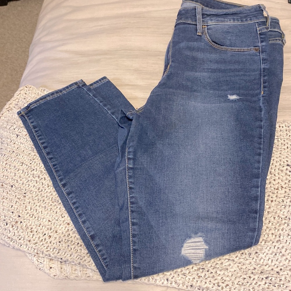 Women's Distressed Mid-Rise Skinny Jeans